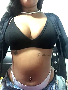 Snapshot of KittyMiaXXX chatting on November 8, 3:10 am KittyMiaXXX online show from November 8, 3:10 am