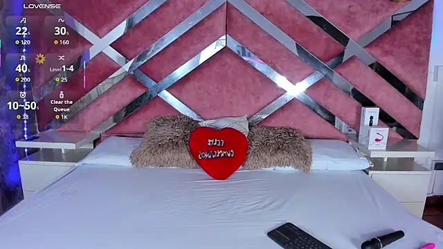 Lily Queen30 online show from November 20, 8:31 pm