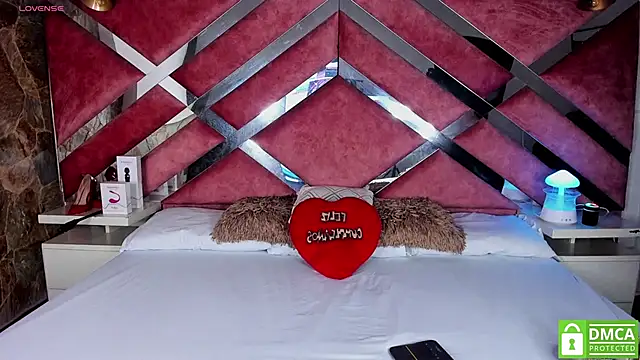 Lily Queen30 online show from February 24, 7:59 pm