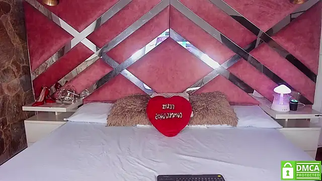 Lily Queen30 online show from February 25, 8:08 pm