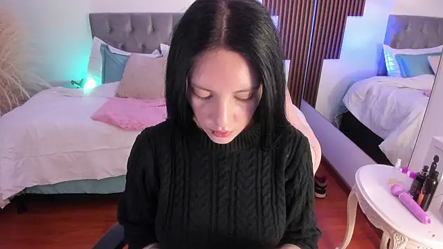 Snapshot of Neo_sarah_ chatting on February 6, 3:35 am Neo sarah online show from February 6, 3:35 am