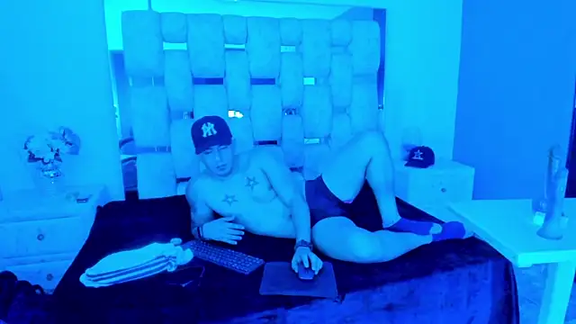 TeylorTompson online show from November 8, 12:42 pm