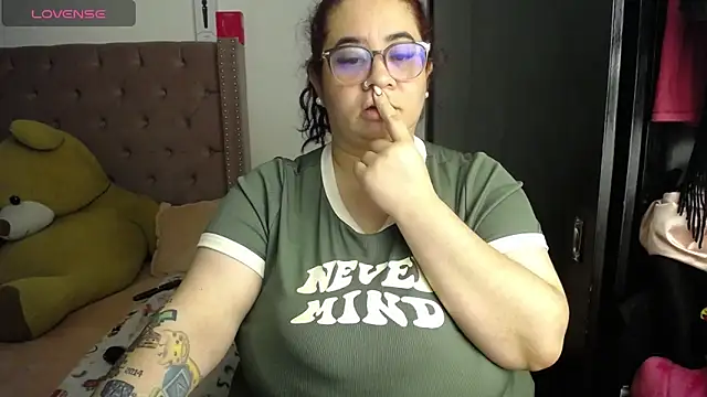 Snapshot of kattybbwbigboobs_ chatting on June 10, 5:41 am kattybbwbigboobs online show from June 10, 5:41 am