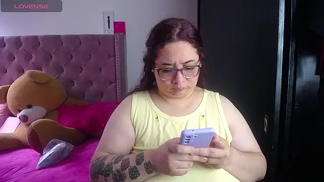 Snapshot of kattybbwbigboobs_ chatting on June 18, 6:02 pm kattybbwbigboobs online show from June 18, 6:02 pm