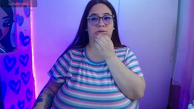 Snapshot of kattybbwbigboobs_ chatting on July 16, 8:39 pm kattybbwbigboobs online show from July 16, 8:39 pm