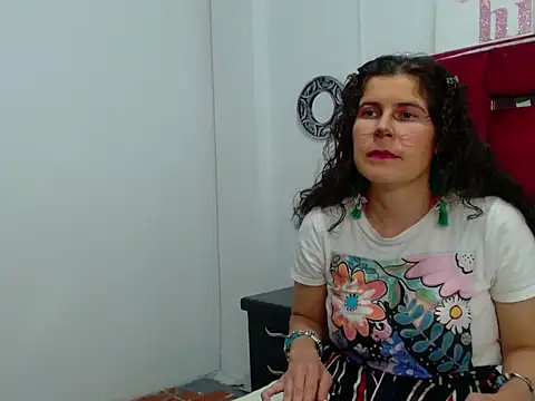 AubreyJoy online show from November 10, 7:30 pm