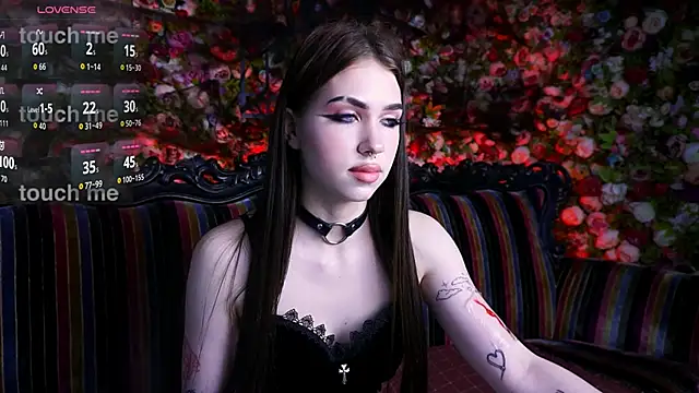 Snapshot of FetishForCassie chatting on November 8, 9:07 pm FetishForCassie online show from November 8, 9:07 pm