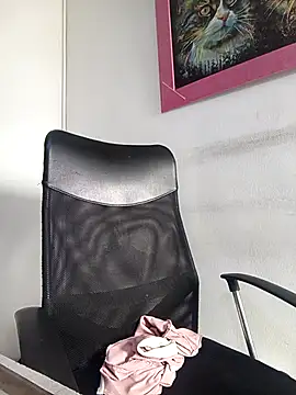 emilygrooe online show from February 12, 5:45 pm