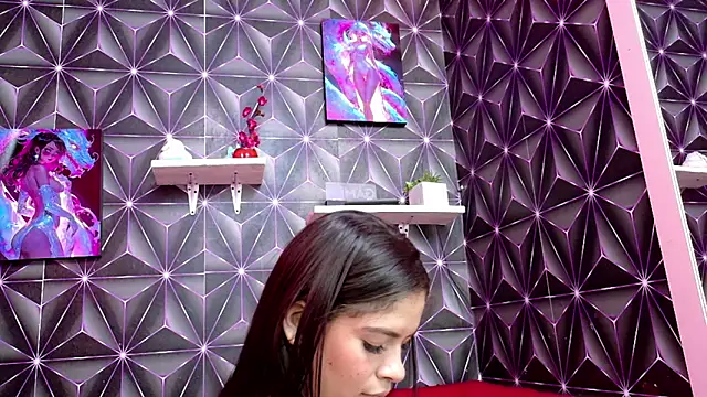 emilygrooe online show from November 26, 8:20 pm