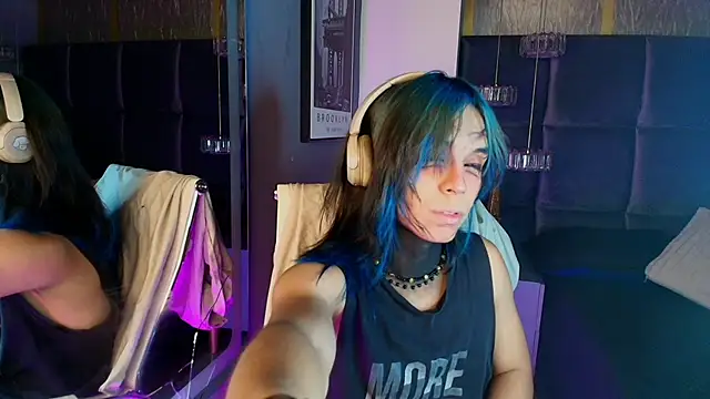 luxiel  online show from April 27, 8:51 pm