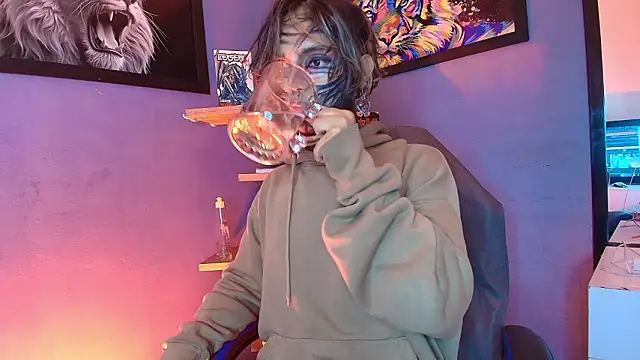 luxiel  online show from February 4, 11:55 pm