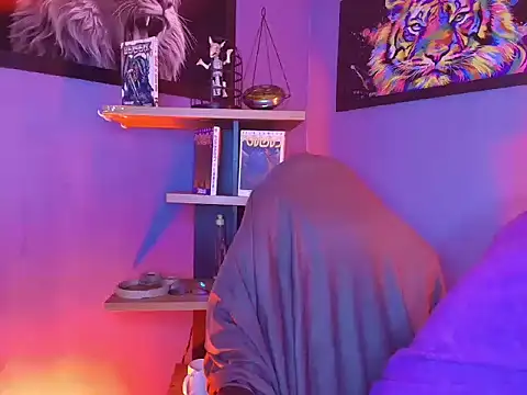 luxiel  online show from February 10, 11:48 pm