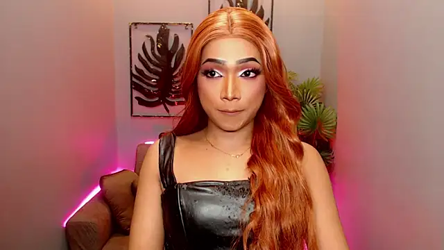 Snapshot of GwennGoddess chatting on November 20, 9:10 am GwennGoddess online show from November 20, 9:10 am