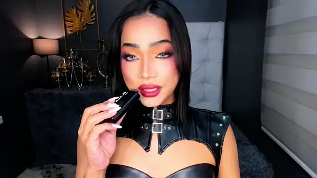 Snapshot of GwennGoddess chatting on February 16, 4:33 am GwennGoddess online show from February 16, 4:33 am