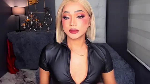 Snapshot of GwennGoddess chatting on February 7, 8:00 am GwennGoddess online show from February 7, 8:00 am