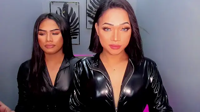 Snapshot of GwennGoddess chatting on December 3, 8:25 am GwennGoddess online show from December 3, 8:25 am