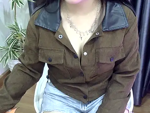 Snapshot of KatunLive chatting on November 7, 7:13 am KatunLive online show from November 7, 7:13 am