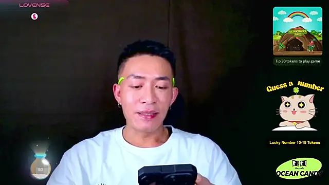 Snapshot of OceanCandy chatting on April 26, 4:15 pm OceanCandy online show from April 26, 4:15 pm