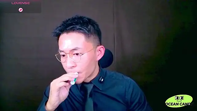 Snapshot of OceanCandy chatting on May 22, 3:10 pm OceanCandy online show from May 22, 3:10 pm