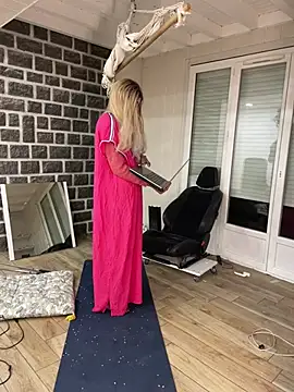 samia42 online show from April 21, 7:31 pm