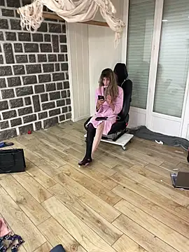 samia42 online show from April 14, 8:14 pm