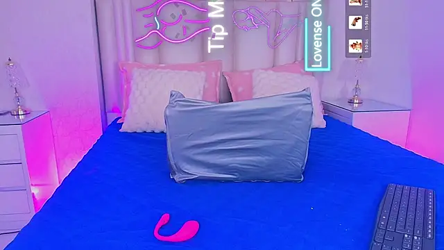 alanarose18 online show from March 24, 7:25 pm