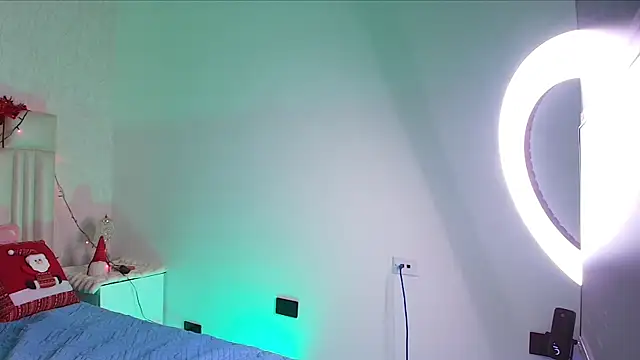 alanarose18 online show from December 1, 7:15 pm