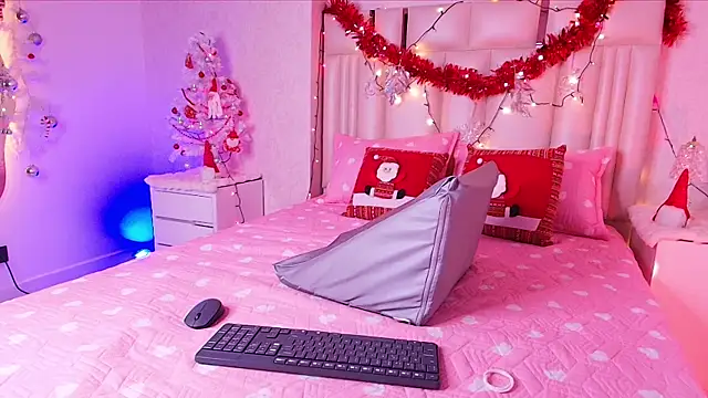 alanarose18 online show from December 14, 7:19 pm