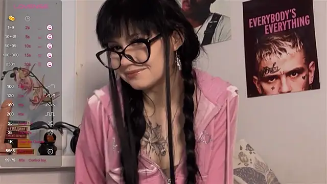 CharlyOrwell online show from November 17, 6:17 am