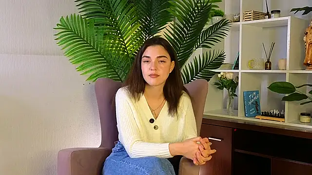 Snapshot of EleneGroder chatting on November 8, 7:01 am EleneGroder online show from November 8, 7:01 am