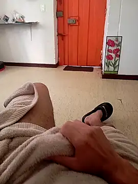 Snapshot of prototipoA45 chatting on February 26, 2:06 pm prototipoA45 online show from February 26, 2:06 pm