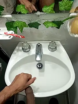 Snapshot of prototipoA45 chatting on February 15, 3:22 pm prototipoA45 online show from February 15, 3:22 pm