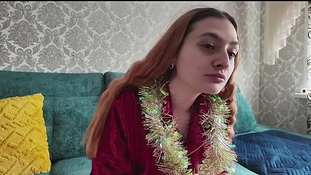 SweetLiaison online show from December 16, 9:13 am