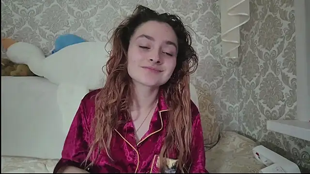 SweetLiaison online show from November 23, 7:02 pm