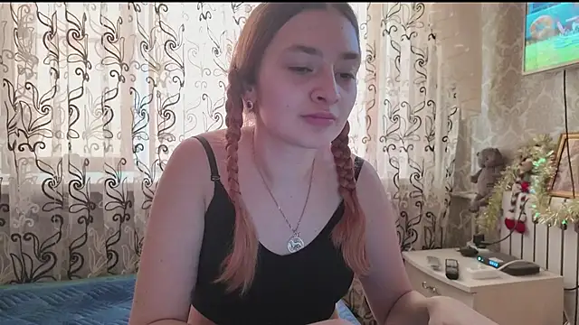 SweetLiaison online show from March 13, 5:34 am