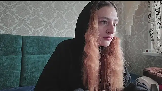 SweetLiaison online show from April 16, 6:03 am