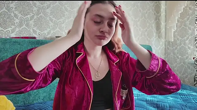 SweetLiaison online show from March 10, 7:23 am