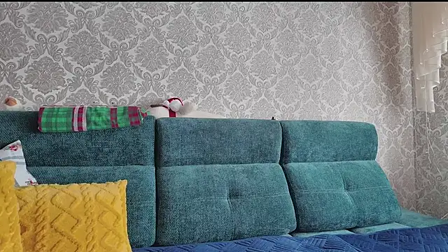 SweetLiaison online show from February 12, 8:14 am