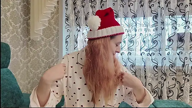 SweetLiaison online show from December 3, 6:03 am