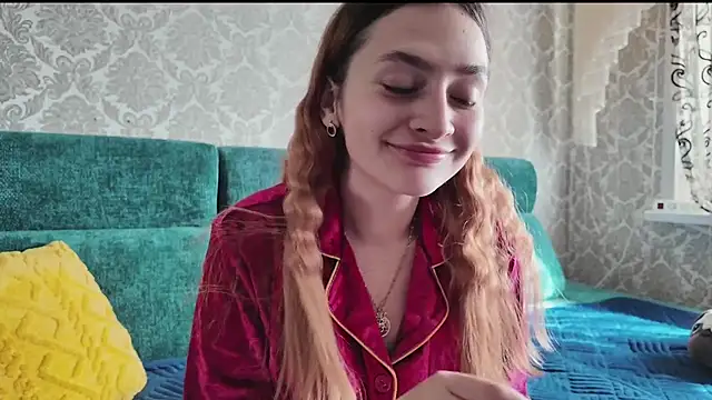 SweetLiaison online show from April 1, 7:10 am