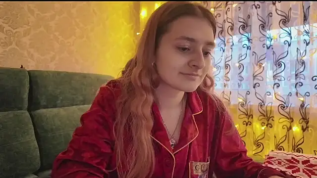 SweetLiaison online show from February 6, 2:24 pm