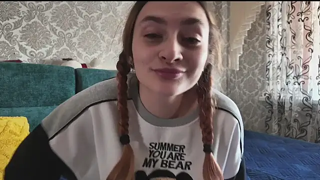 SweetLiaison online show from March 15, 11:28 am