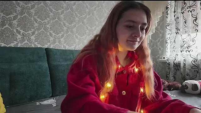 SweetLiaison online show from December 17, 6:40 am