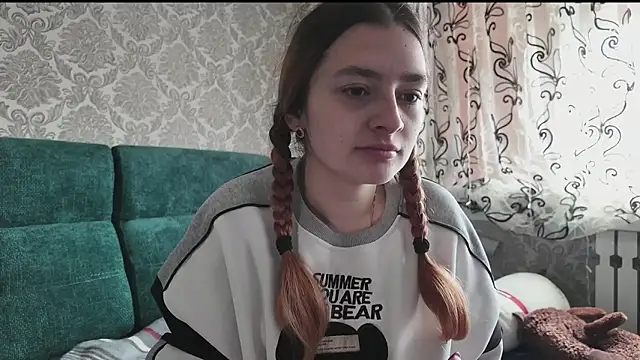 SweetLiaison online show from April 14, 6:18 am