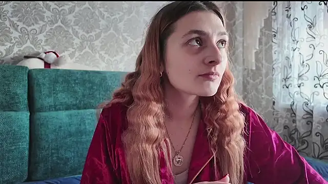 SweetLiaison online show from February 17, 2:03 pm