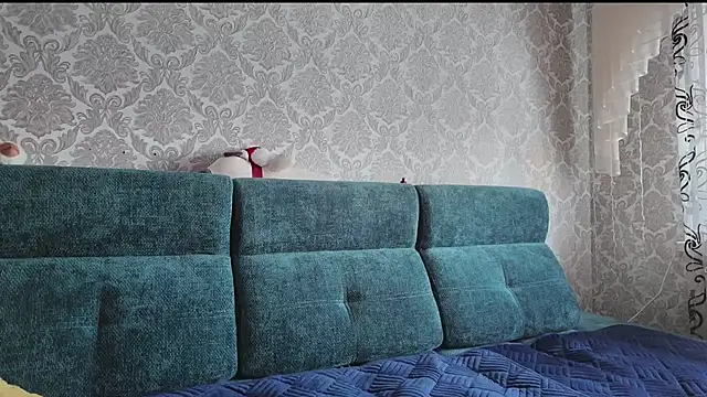 SweetLiaison online show from February 5, 1:29 pm