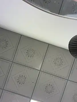 Snapshot of Cara-02 chatting on November 17, 4:33 pm Cara-02 online show from November 17, 4:33 pm