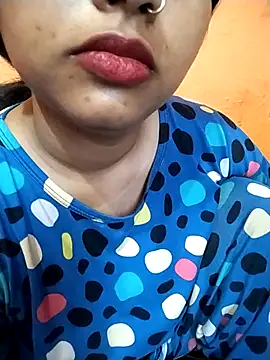 Sexy Divya   online show from April 7, 12:56 am