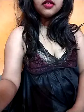 Sexy Divya   online show from March 25, 10:47 am