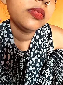 Snapshot of Sexy_Divya__ chatting on June 26, 1:33 am Sexy Divya online show from June 26, 1:33 am